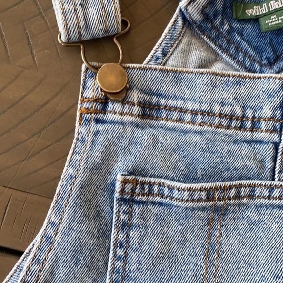 ❤️Sold ❤️ distressed shortalls ❤️ - Picture 5 of 8